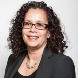 美联储主席Lorie Logan指出，扩大资产负债表时应优先购买短期资产。他认为，从中期角度来看，采购短期证券比长期证券更为合适，因为这能更快地反映美国国债的发行结构。目前，美联储正在逐步减少其持有的美国国债和抵押贷款支持证券。Logan还提到，当美联储需要再次扩大资产负债表时，决策者应考虑主动增加短期资产的购买，以更迅速地使央行的资产负债表达到中性水平。